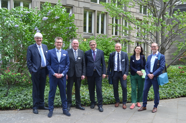 In Zusammenarbeit mit der Notarkammer Celle fand am 12. Mai 2022 eine Informationsveranstaltung für NotarInnen zur Geldwäscheprävention im Landgericht Hannover statt