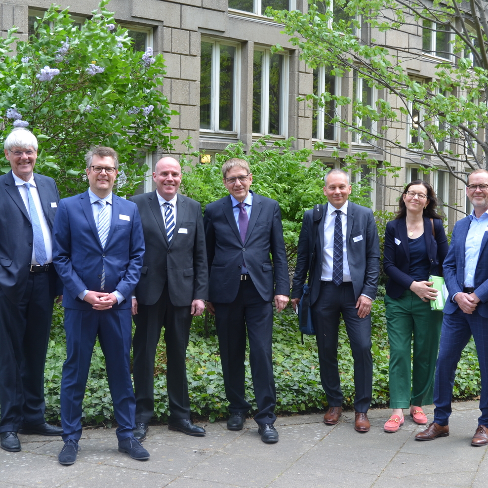 In Zusammenarbeit mit der Notarkammer Celle fand am 11. Mai 2022 eine Informationsveranstaltung für NotarInnen zur Geldwäscheprävention im Landgericht Hannover statt